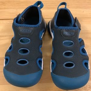 Keen kids sandal with Velcro